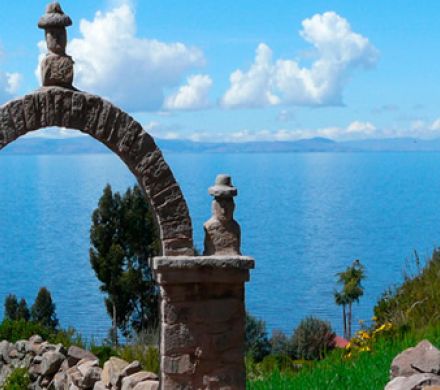 8 dí­as / 7 noches: Arica - Machu Picchu - Puno - Lago Titicaca - Islas de Uro - Arequipa - Arica